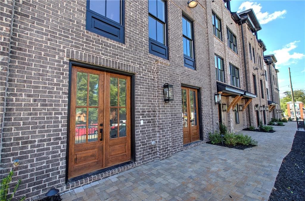 3 bedroom, 4 bathroom, 2,411 sq ft townhouse for sale at 178 W Main Street 205, Cartersville, GA 30120 — photo 6