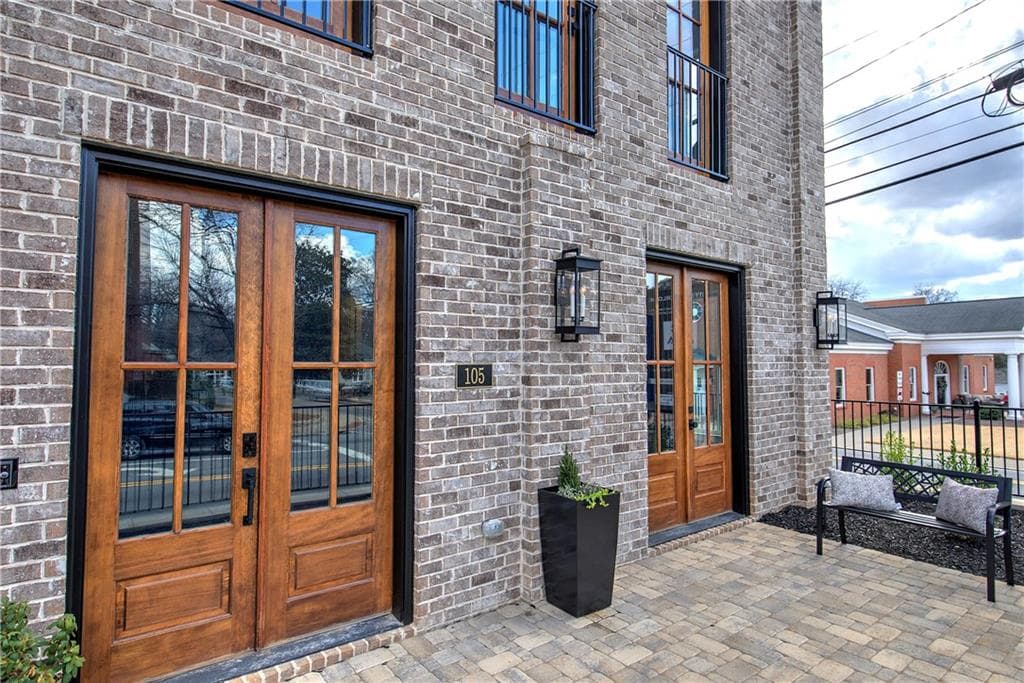 3 bedroom, 4 bathroom, 2,411 sq ft townhouse for sale at 178 Main Street 204, Cartersville, GA 30120 — photo 3