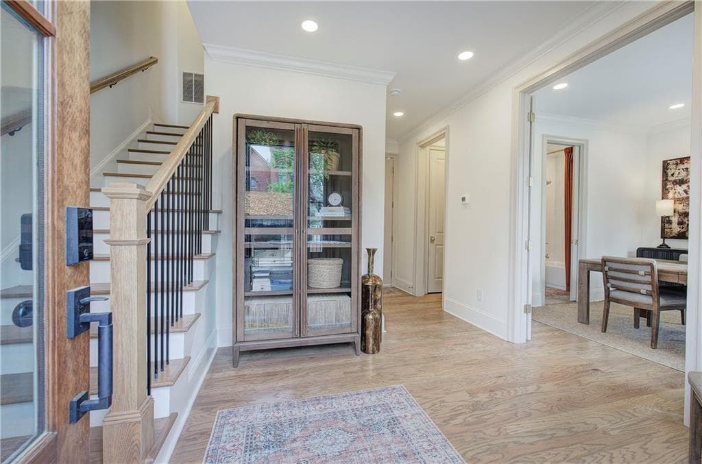 3 bedroom, 4 bathroom, 2,411 sq ft townhouse for sale at 178 Main Street 204, Cartersville, GA 30120 — photo 6