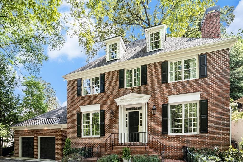 4 bedroom, 5 bathroom, 3,575 sq ft single family residence for rent at 575 Peachtree Battle Avenue, Atlanta, GA 30305 for $9,500 a month — photo 1 of 26