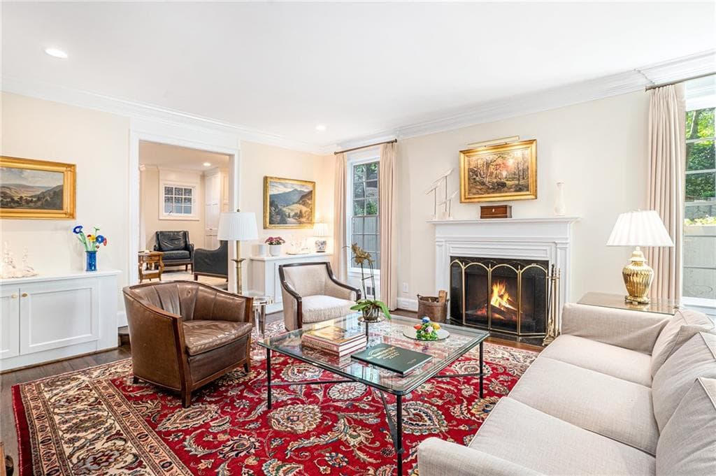 4 bedroom, 5 bathroom, 3,575 sq ft single family residence for rent at 575 Peachtree Battle Avenue, Atlanta, GA 30305 for $9,500 a month — photo 2