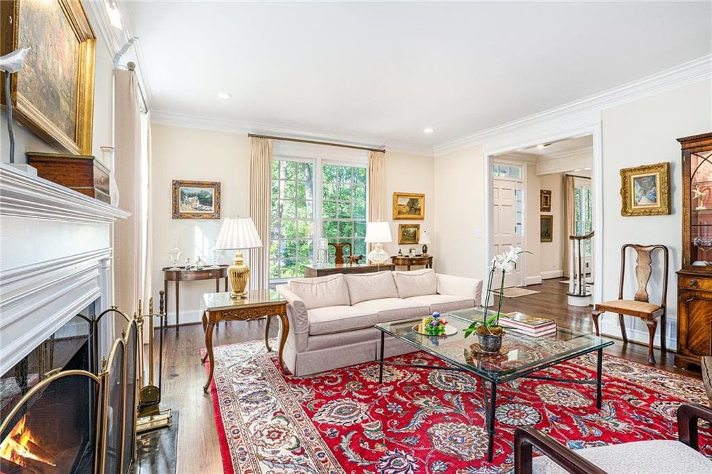 4 bedroom, 5 bathroom, 3,575 sq ft single family residence for rent at 575 Peachtree Battle Avenue, Atlanta, GA 30305 for $9,500 a month — photo 3