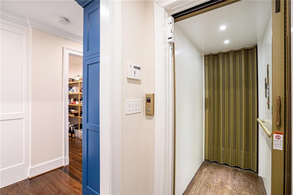 4 bedroom, 5 bathroom, 3,575 sq ft single family residence for rent at 575 Peachtree Battle Avenue, Atlanta, GA 30305 for $9,500 a month — photo 10