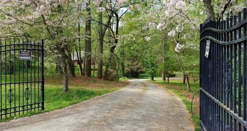 4 bedroom, 4 bathroom, 4,261 sq ft single family residence for sale at 3000 Cathedral Place, Decatur, GA 30034 — photo 6