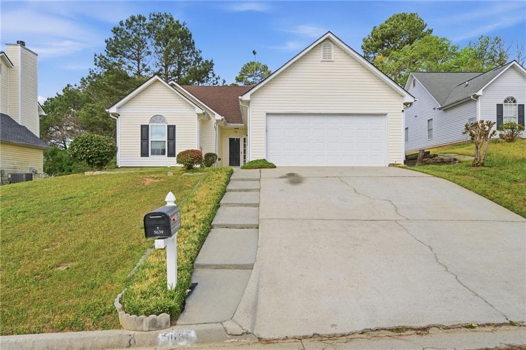 3 bedroom, 2 bathroom, 1,750 sq ft single family residence sold at 5639 Isleworth Court, Atlanta, GA 30349