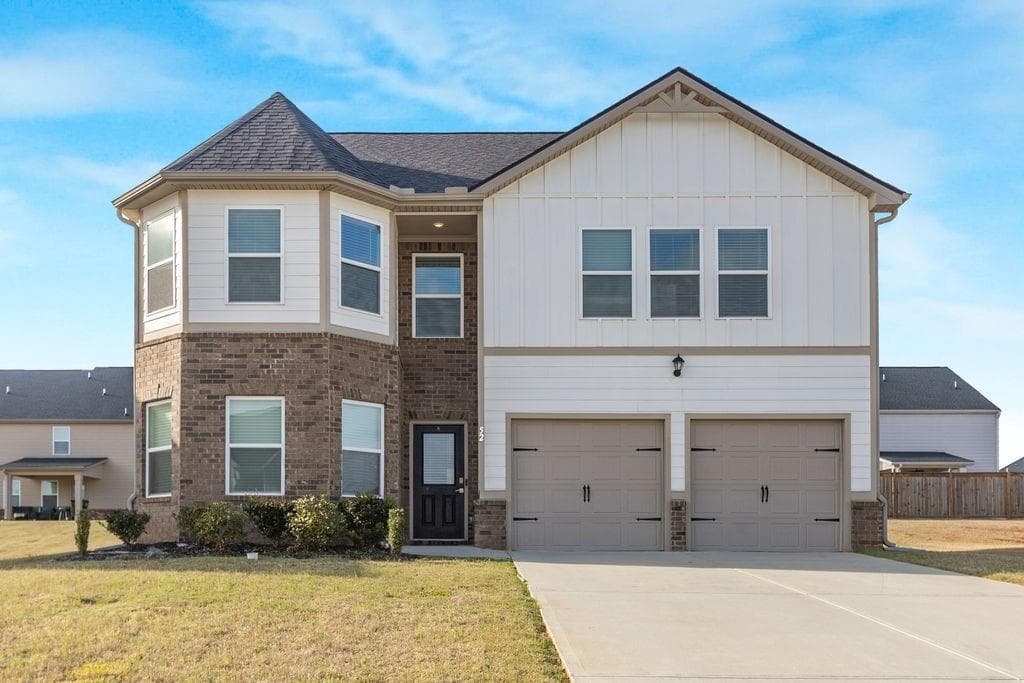 5 bedroom, 3 bathroom, 2,346 sq ft single family residence under contract at 52 Cowpen Court, Covington, GA 30014 — photo 2