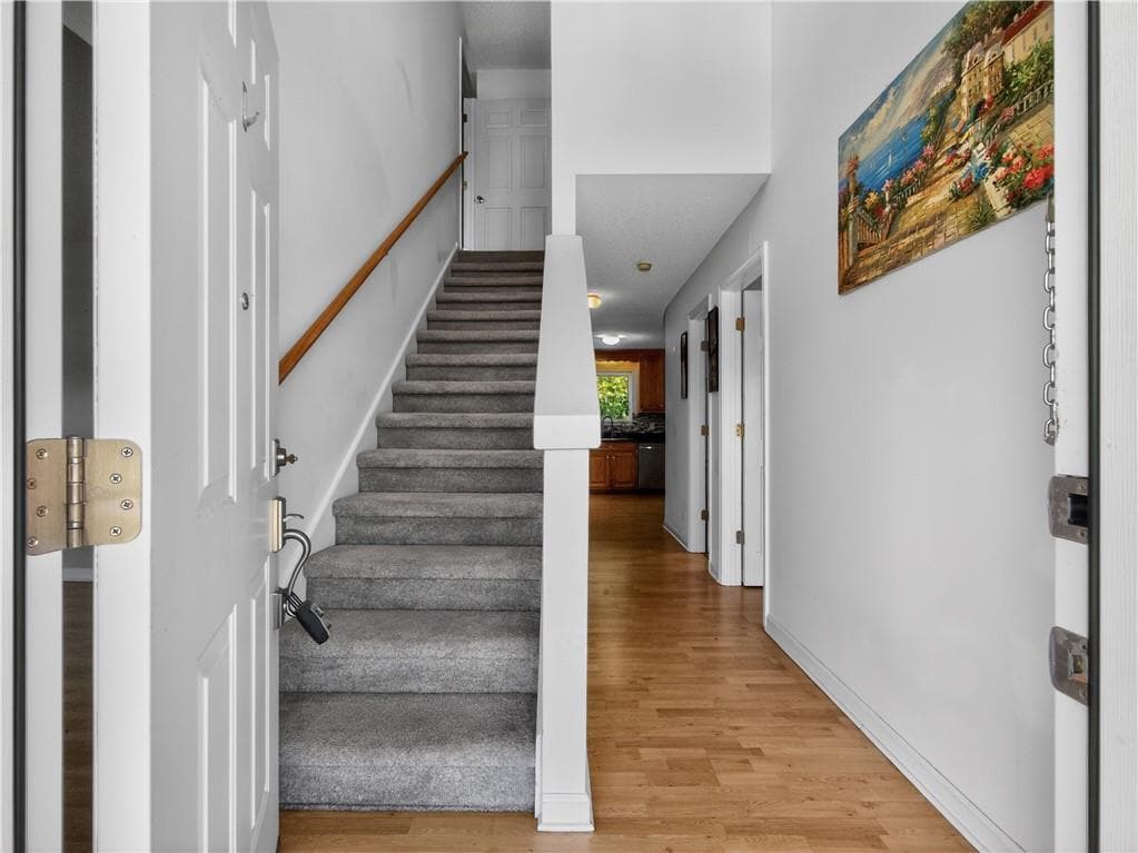 5 bedroom, 3 bathroom, 2,540 sq ft single family residence for sale at 41 Terrace Court, Chatsworth, GA 30705 — photo 4