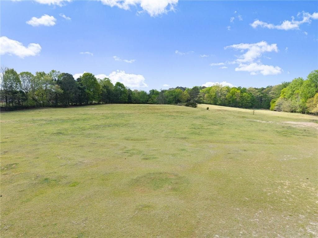 4 bedroom, 3 bathroom, 1,832 sq ft single family residence for sale at 2200 Highway 81, Loganville, GA 30052 — photo 8
