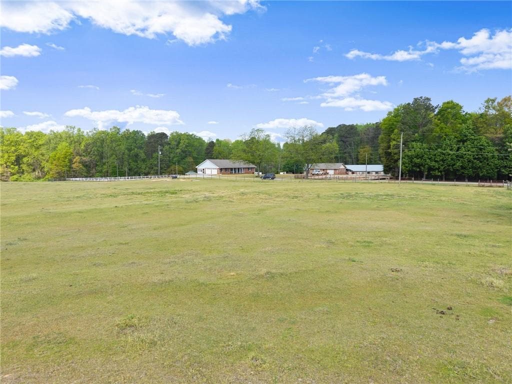 4 bedroom, 3 bathroom, 1,832 sq ft single family residence for sale at 2200 Highway 81, Loganville, GA 30052 — photo 9
