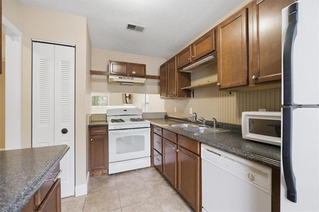 1 bedroom, 2 bathroom, 944 sq ft townhouse for sale at 3356 September Morn, Peachtree Corners, GA 30092 — photo 9