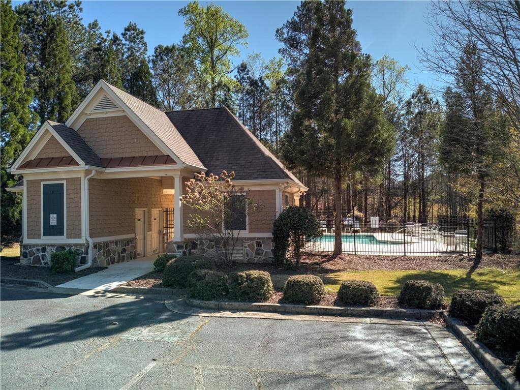 single family residence for sale at 6870 Bragg Road, Cumming, GA 30041 — photo 10