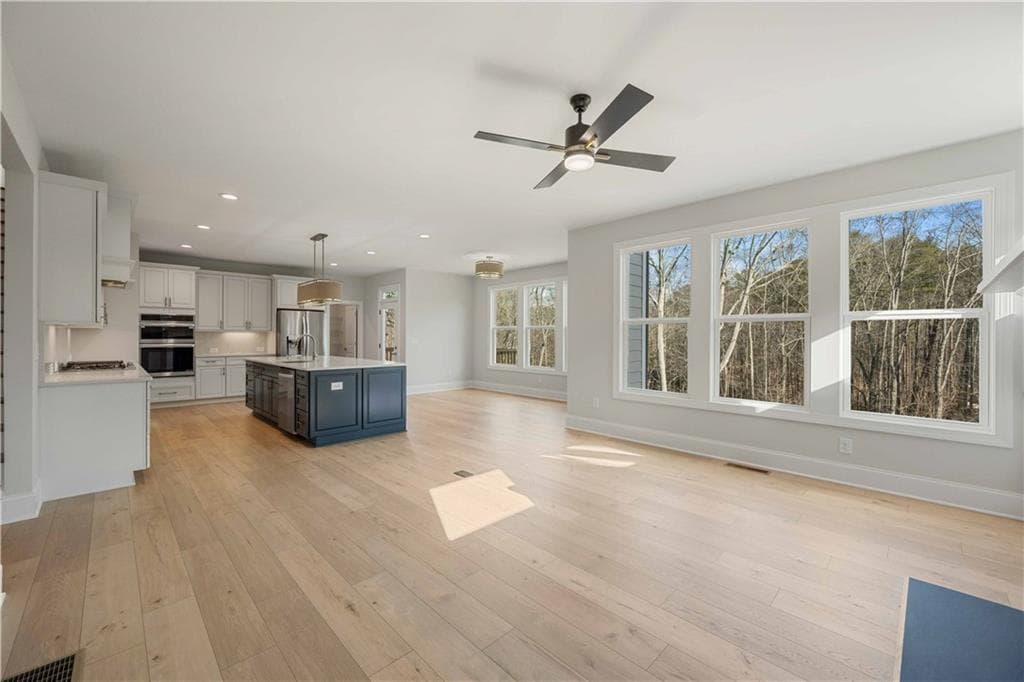 6 bedroom, 4 bathroom, 4,867 sq ft single family residence for rent at 126 Spaulding Lane, Woodstock, GA 30188 for $4,800 a month — photo 9