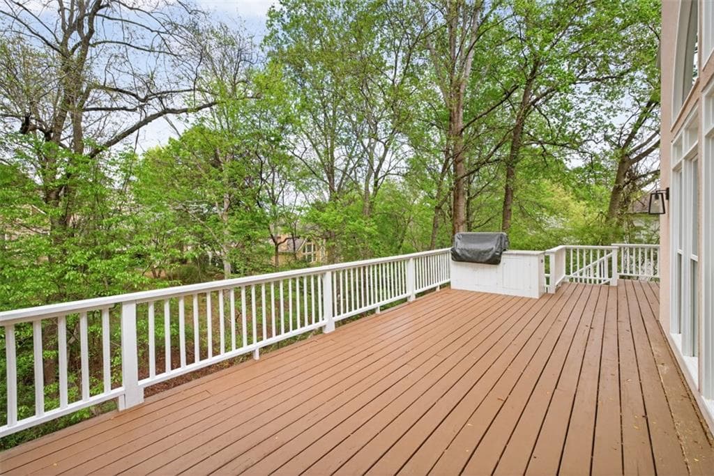 5 bedroom, 4 bathroom, 4,331 sq ft single family residence under contract at 6130 Banbury Court, Suwanee, GA 30024 — photo 8
