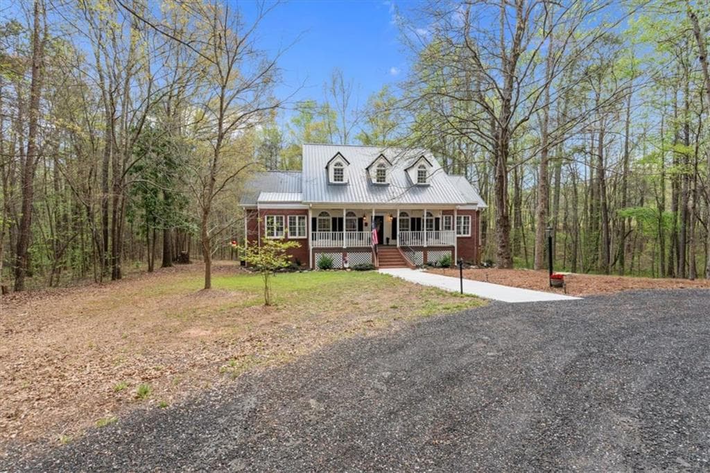 5 bedroom, 3 bathroom, 3,067 sq ft single family residence for sale at 301 Highway 5 East, Roopville, GA 30170 — photo 2