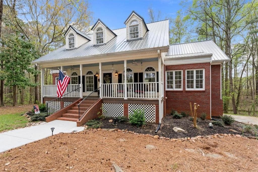 5 bedroom, 3 bathroom, 3,067 sq ft single family residence for sale at 301 Highway 5 East, Roopville, GA 30170 — photo 6