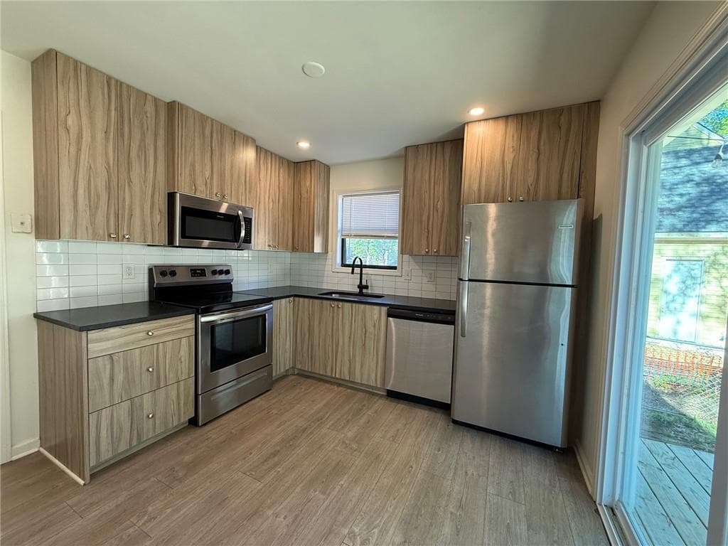 2 bedroom, 2 bathroom duplex for rent at 1601 Walker Street A, Smyrna, GA 30080 for $1,850 a month — photo 3