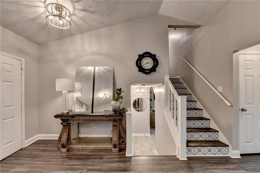3 bedroom, 3 bathroom, 1,730 sq ft single family residence for sale at 4069 Keheley Glen Drive, Marietta, GA 30066 — photo 2