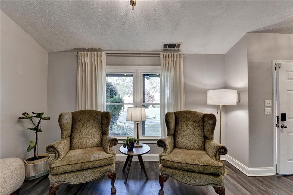 3 bedroom, 3 bathroom, 1,730 sq ft single family residence for sale at 4069 Keheley Glen Drive, Marietta, GA 30066 — photo 5