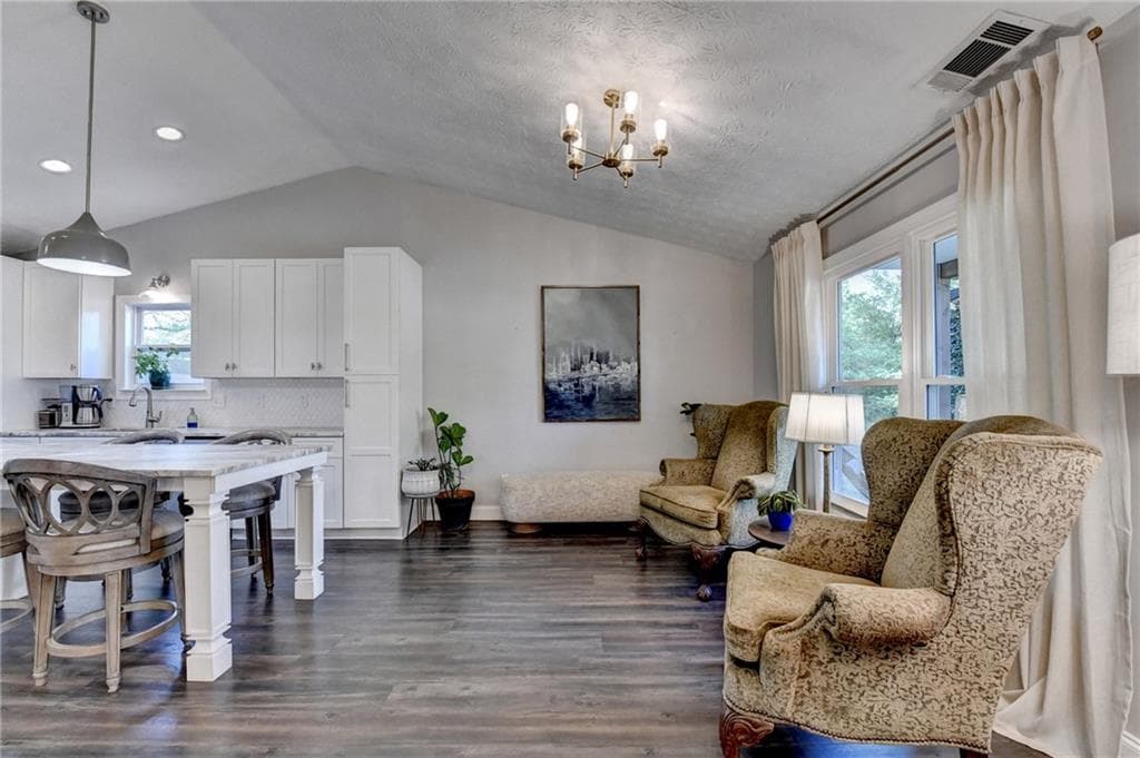 3 bedroom, 3 bathroom, 1,730 sq ft single family residence for sale at 4069 Keheley Glen Drive, Marietta, GA 30066 — photo 7