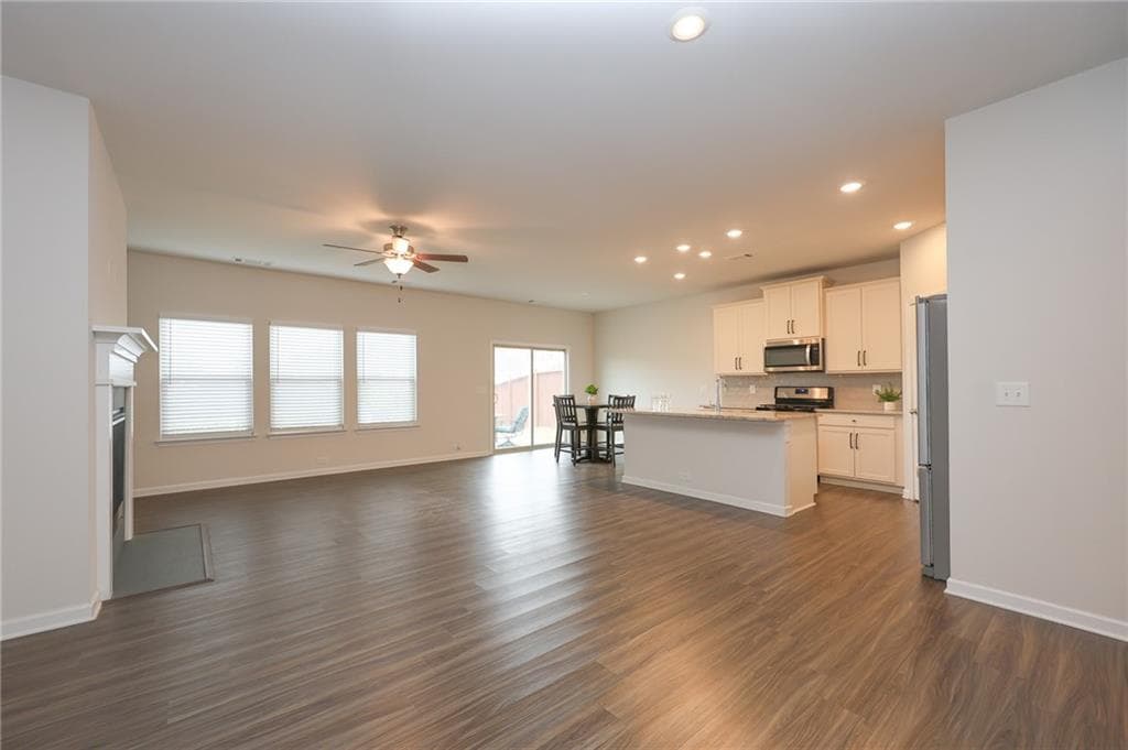 3 bedroom, 3 bathroom, 2,507 sq ft single family residence for sale at 1847 Azure Grove Court, Marietta, GA 30008 — photo 10