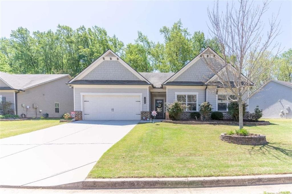 3 bedroom, 2 bathroom, 1,758 sq ft single family residence sold at 1079 Kingswood Way, Hoschton, GA 30548
