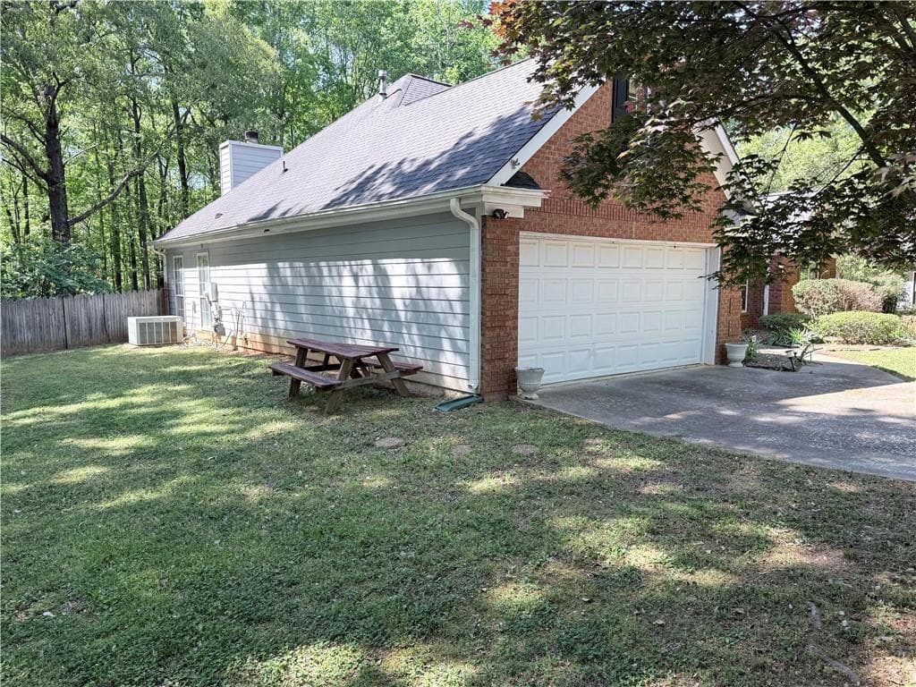 3 bedroom, 2 bathroom, 2,024 sq ft single family residence under contract at 170 Gibson Way, Covington, GA 30016 — photo 3