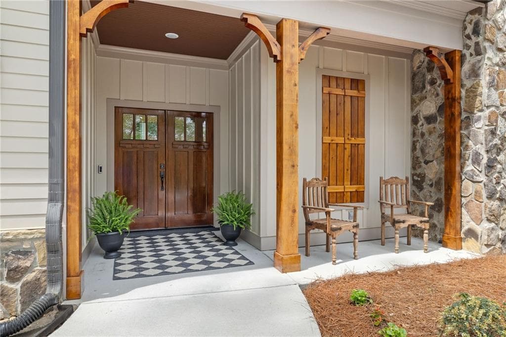 4 bedroom, 4 bathroom, 3,354 sq ft single family residence under contract at 4606 Windsor Drive, Flowery Branch, GA 30542 — photo 2