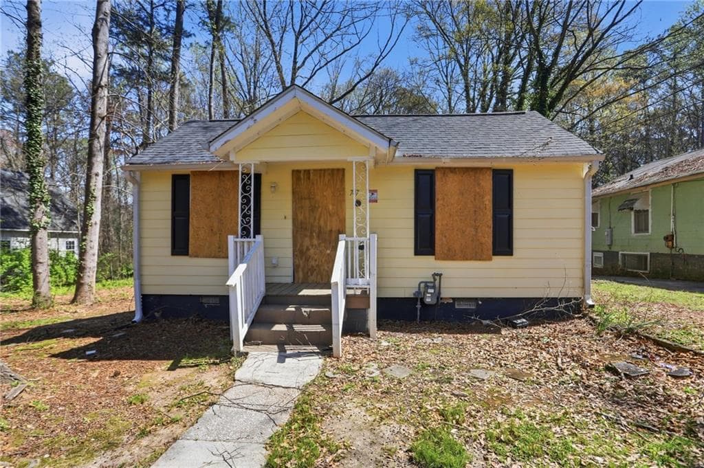 3 bedroom, 1 bathroom, 1,194 sq ft single family residence under contract at 747 Gary Road, Atlanta, GA 30318