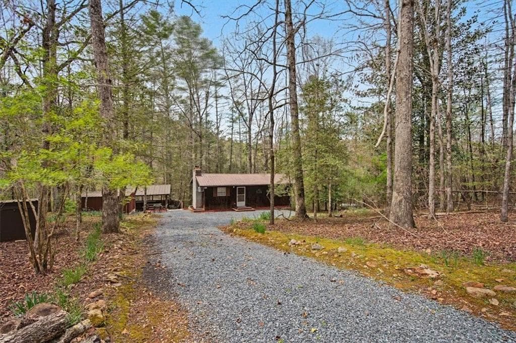 1 bedroom, 1 bathroom, 544 sq ft single family residence for sale at 68 Hawk Lane, Ellijay, GA 30540