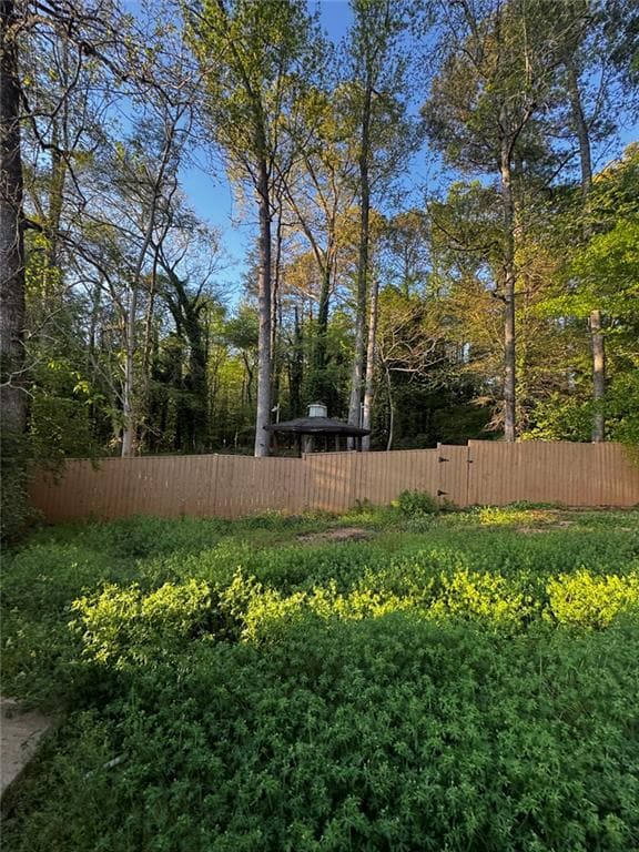 3 bedroom, 3 bathroom, 2,092 sq ft single family residence under contract at 5130 Lost Dutchman Drive, Lithonia, GA 30038 — photo 3