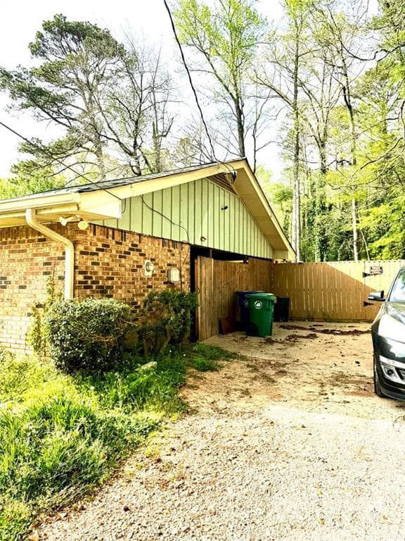 3 bedroom, 3 bathroom, 2,092 sq ft single family residence under contract at 5130 Lost Dutchman Drive, Lithonia, GA 30038 — photo 5