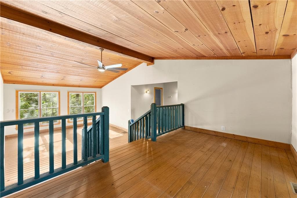 5 bedroom, 2 bathroom, 2,048 sq ft single family residence for sale at 773 Shorewood Circle, Toccoa, GA 30577 — photo 8
