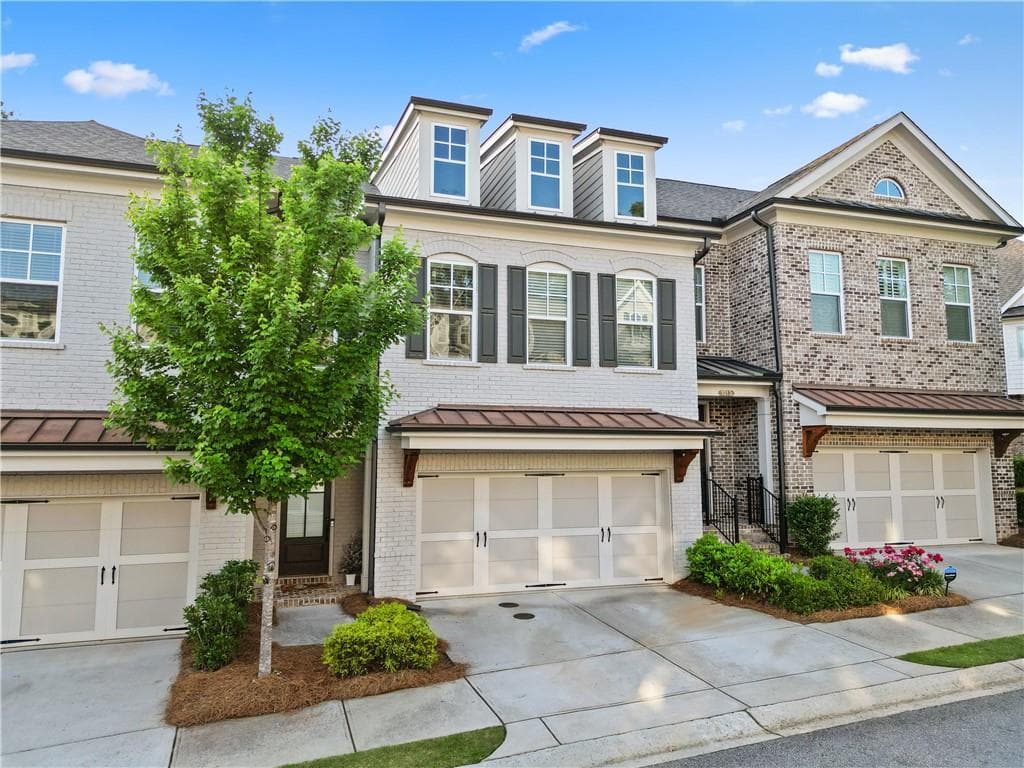 3 bedroom, 3 bathroom, 2,036 sq ft townhouse for sale at 1011 Towneship Way, Roswell, GA 30075 — photo 3