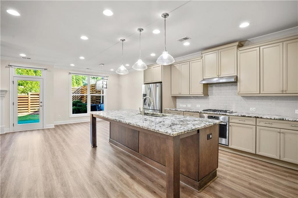 3 bedroom, 3 bathroom, 2,036 sq ft townhouse for sale at 1011 Towneship Way, Roswell, GA 30075 — photo 5