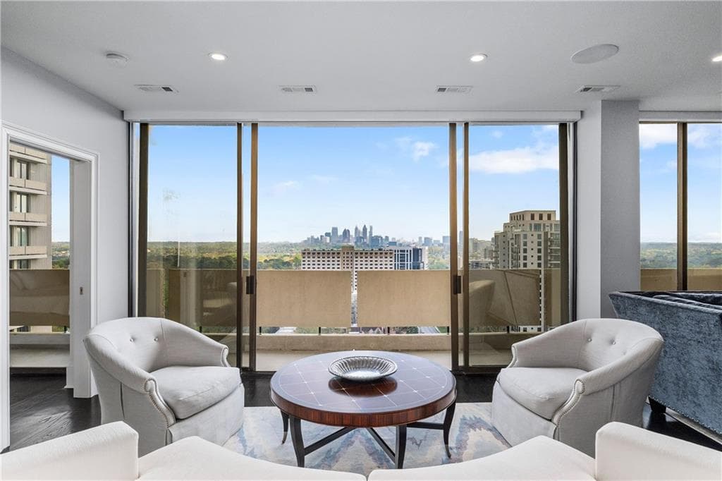 2 bedroom, 3 bathroom, 2,838 sq ft condominium for sale at 2575 Peachtree Road 22CD, Atlanta, GA 30305 — photo 3