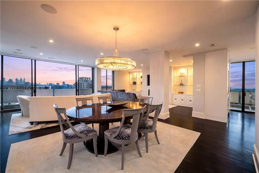 2 bedroom, 3 bathroom, 2,838 sq ft condominium for sale at 2575 Peachtree Road 22CD, Atlanta, GA 30305 — photo 4