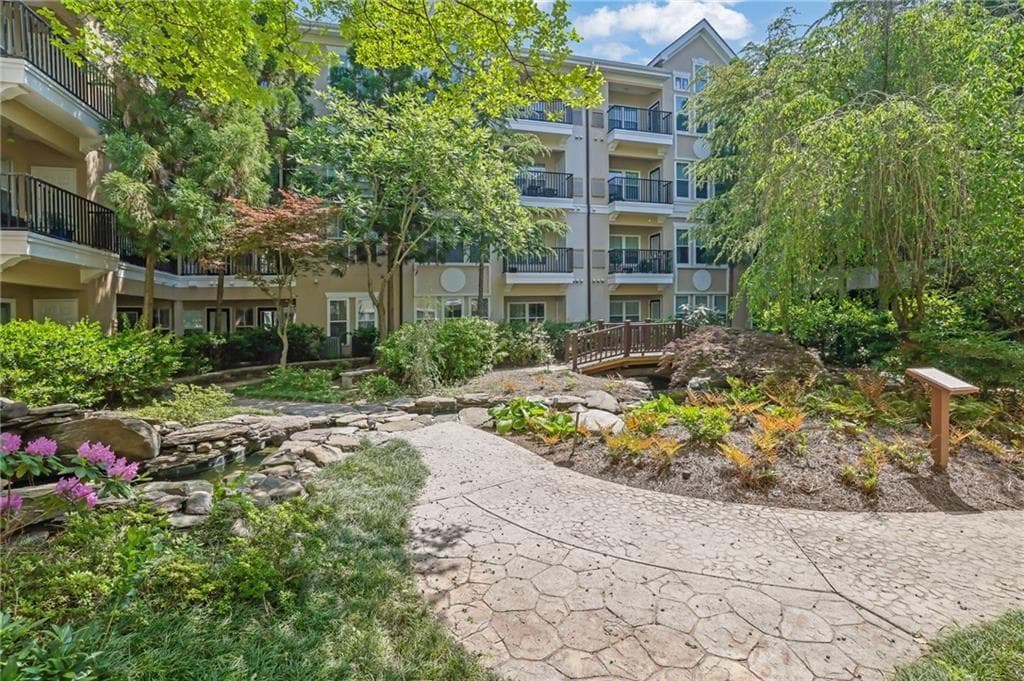 2 bedroom, 2 bathroom, 1,168 sq ft condominium sold at 1850 Cotillion Drive 3307, Atlanta, GA 30338