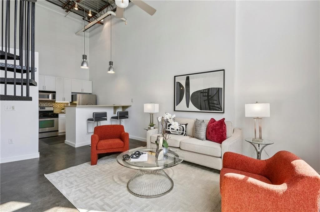 2 bedroom, 2 bathroom, 1,723 sq ft condominium under contract at 572 Edgewood Avenue 308, Atlanta, GA 30312 — photo 4