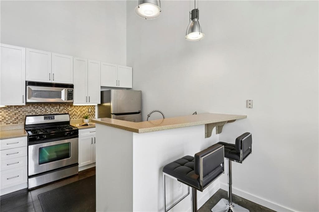 2 bedroom, 2 bathroom, 1,723 sq ft condominium under contract at 572 Edgewood Avenue 308, Atlanta, GA 30312 — photo 6