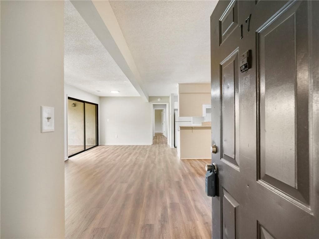 2 bedroom, 2 bathroom, 1,369 sq ft townhouse for sale at 605 Candler Street, Gainesville, GA 30501 — photo 3