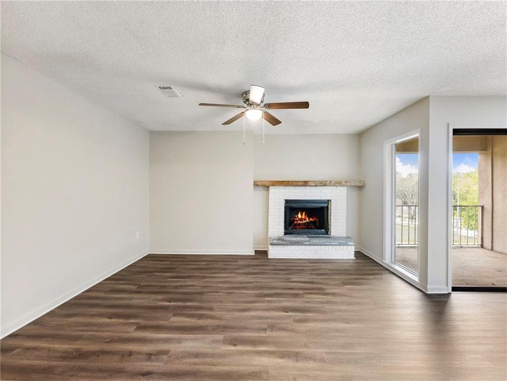 2 bedroom, 2 bathroom, 1,369 sq ft townhouse for sale at 605 Candler Street, Gainesville, GA 30501 — photo 4