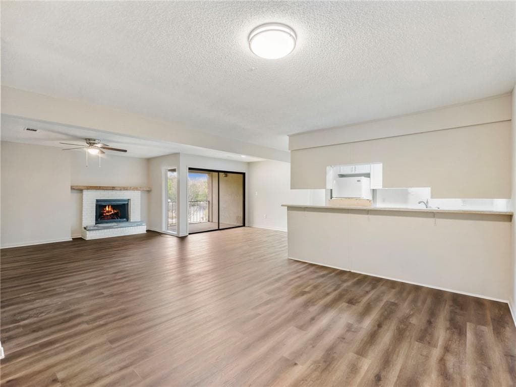 2 bedroom, 2 bathroom, 1,369 sq ft townhouse for sale at 605 Candler Street, Gainesville, GA 30501 — photo 8