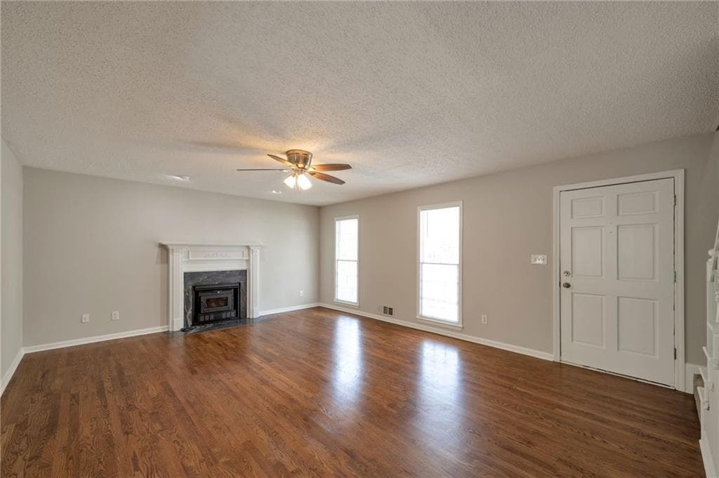 3 bedroom, 2 bathroom, 1,699 sq ft single family residence under contract at 252 Amber Way, Dallas, GA 30157 — photo 5