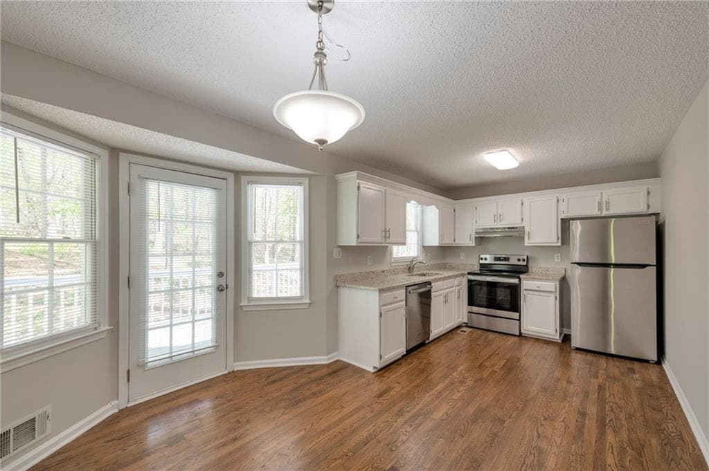 3 bedroom, 2 bathroom, 1,699 sq ft single family residence under contract at 252 Amber Way, Dallas, GA 30157 — photo 7