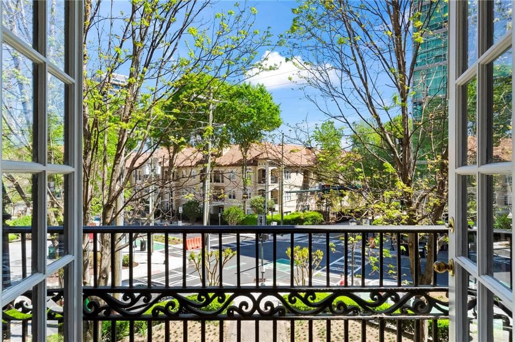 1 bedroom, 1 bathroom, 715 sq ft condominium for sale at 908 Juniper Street 207, Atlanta, GA 30309 — photo 8