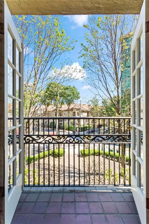 1 bedroom, 1 bathroom, 715 sq ft condominium for sale at 908 Juniper Street 207, Atlanta, GA 30309 — photo 9