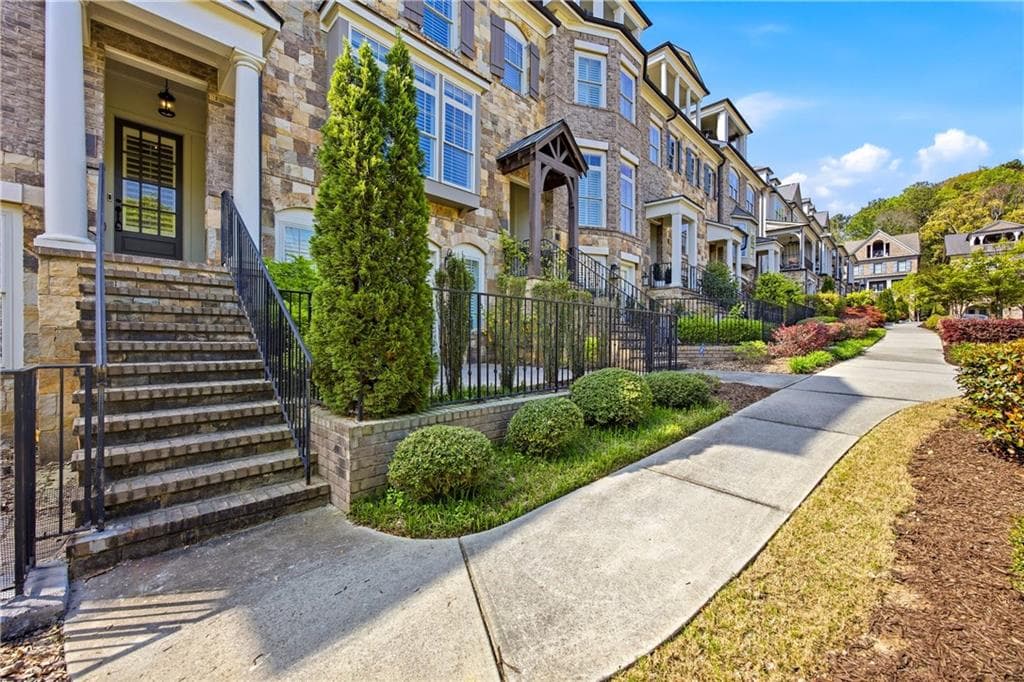 4 bedroom, 4 bathroom, 3,972 sq ft townhouse for sale at 1117 Cordia Avenue, Atlanta, GA 30318 — photo 2