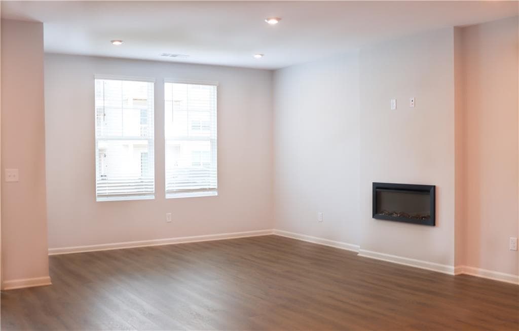 3 bedroom, 3 bathroom, 1,764 sq ft townhouse for rent at 483 Crown Drive, Emerson, GA 30137 for $2,050 a month — photo 4