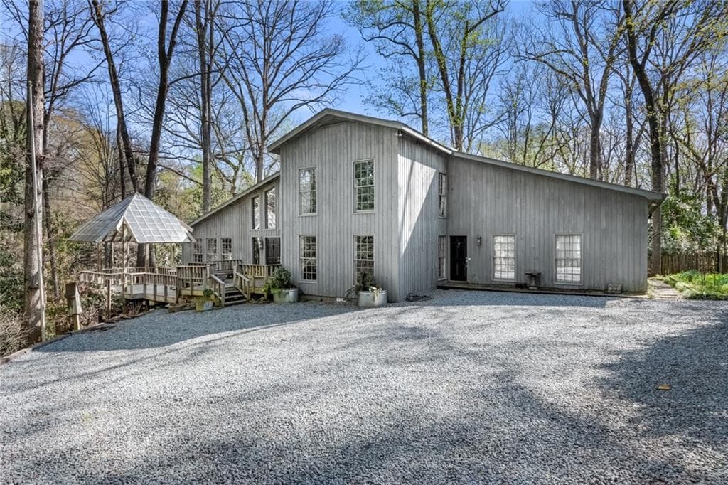 4 bedroom, 2 bathroom, 3,348 sq ft single family residence sold at 3391 Ridgewood Road, Atlanta, GA 30327
