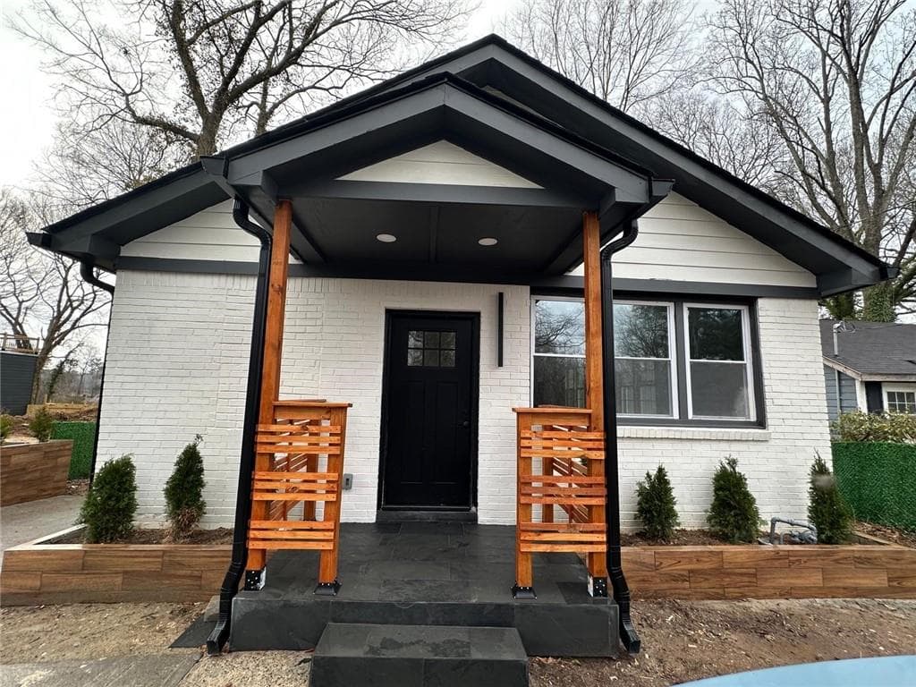 4 bedroom, 3 bathroom, 2,000 sq ft single family residence for sale at 1340 North Avenue, Atlanta, GA 30318 — photo 2